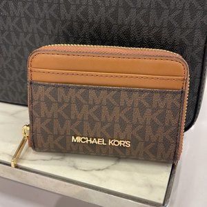 Michael Kors Jet Set Travel Medium Zip Around Card Case Brown